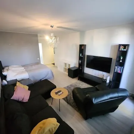Cozy And Quiet 2-room Aparment Daire